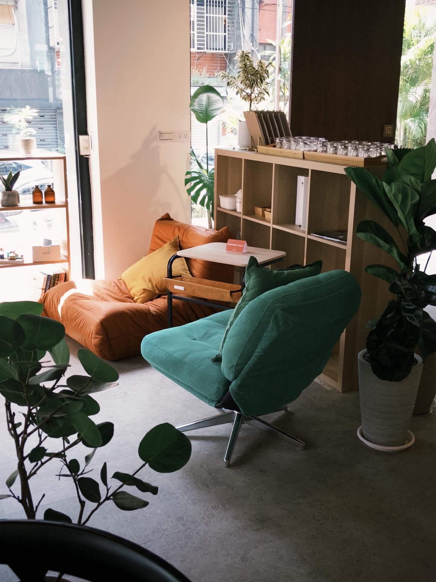 Cozy Cowork Cafe 共享咖啡廳