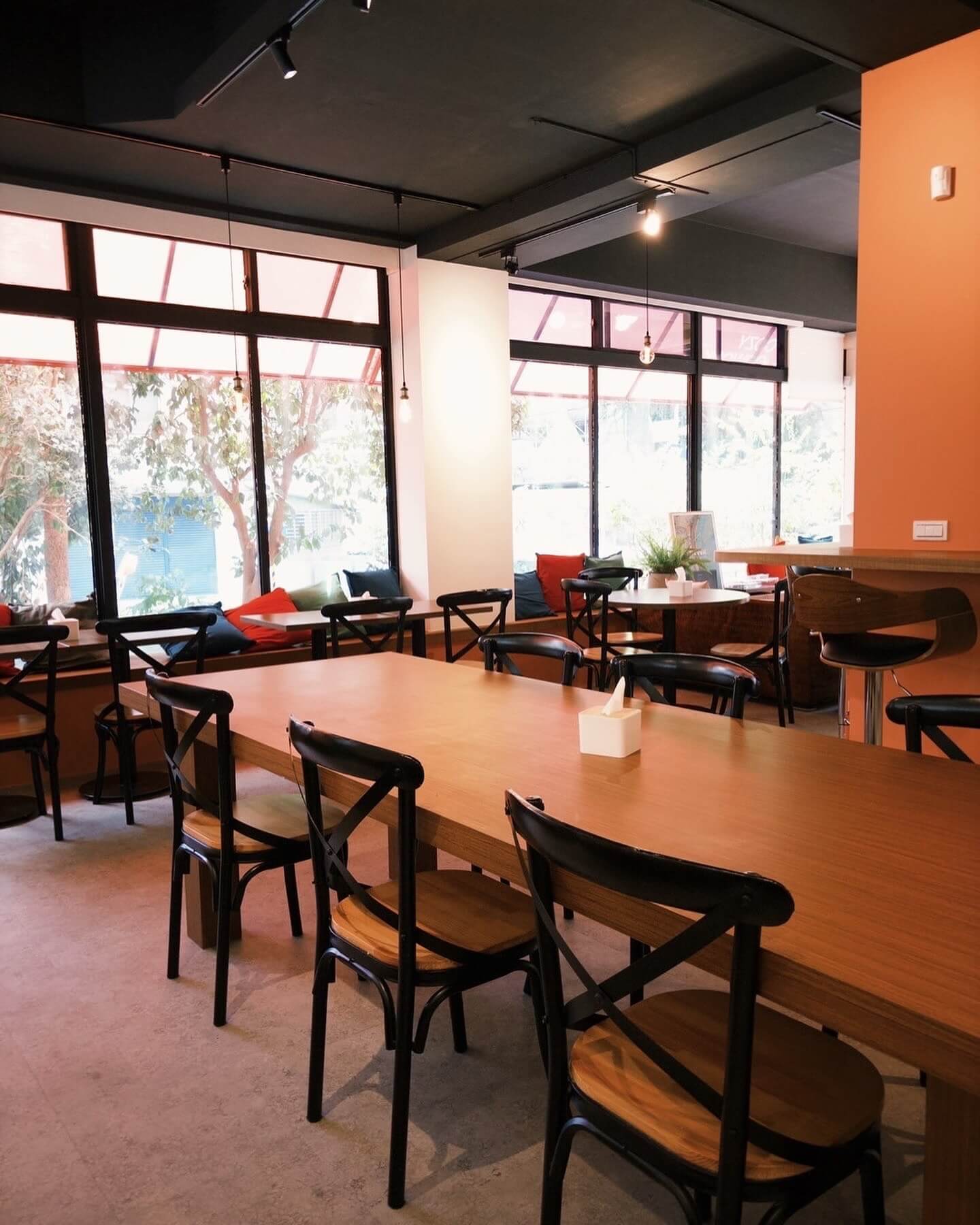 Cozy Cowork Cafe 共享咖啡廳