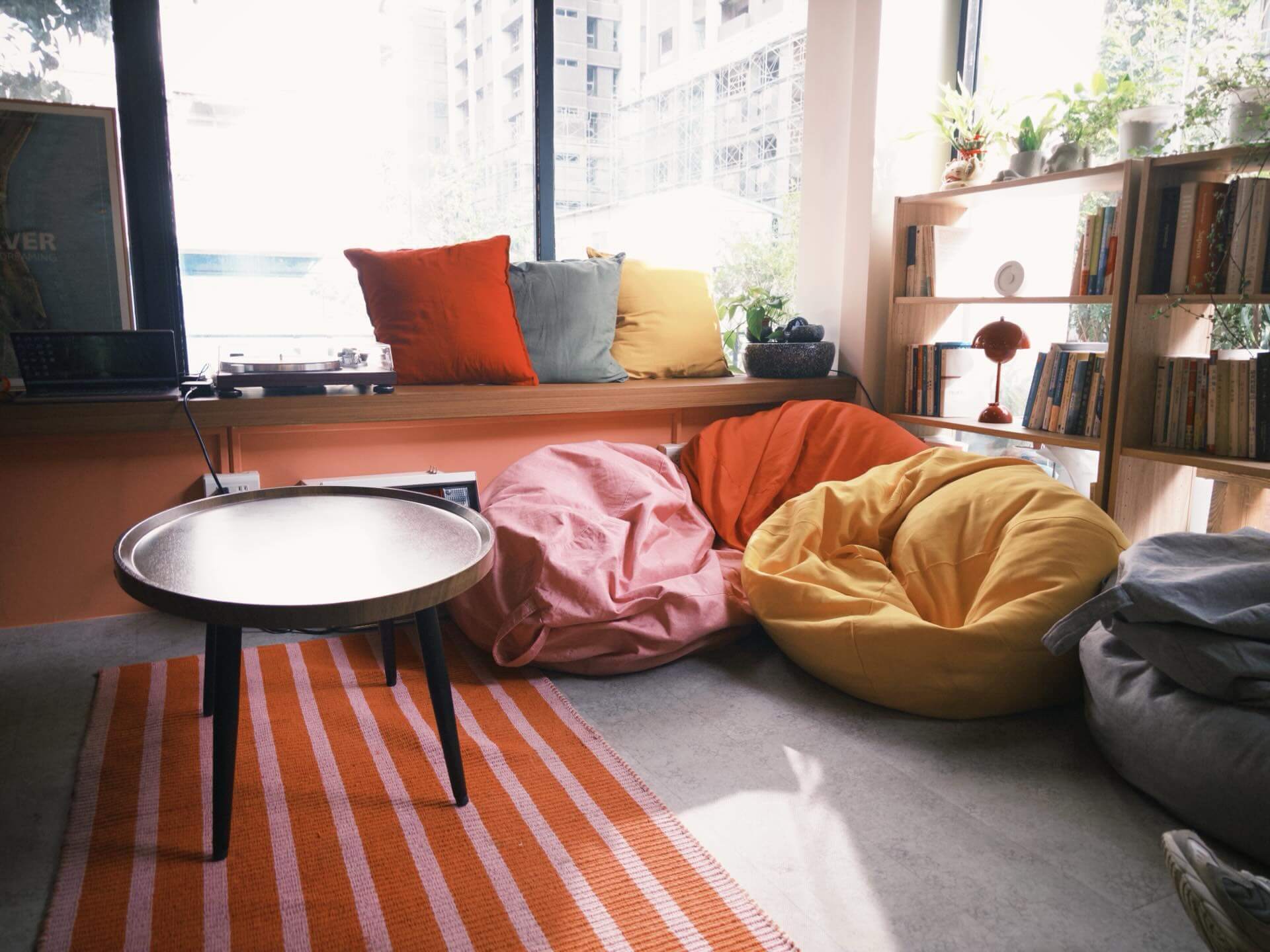 Cozy Cowork Cafe 共享咖啡廳